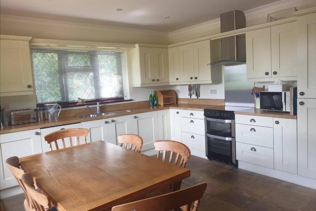Ashwood Holiday Cottage. Ашфорд Экстерьер фото