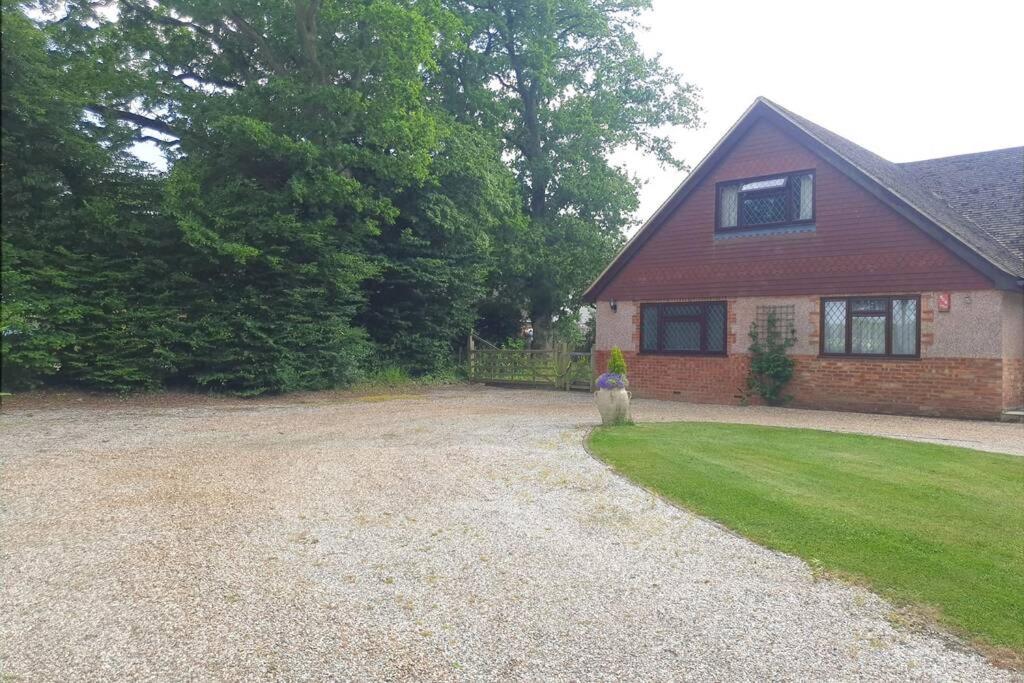 Ashwood Holiday Cottage. Ашфорд Экстерьер фото